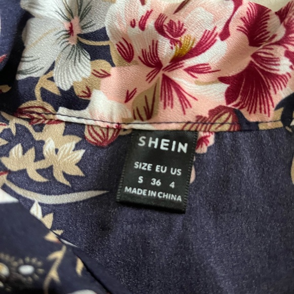 Long sleeved modest dress - Picture 2 of 4